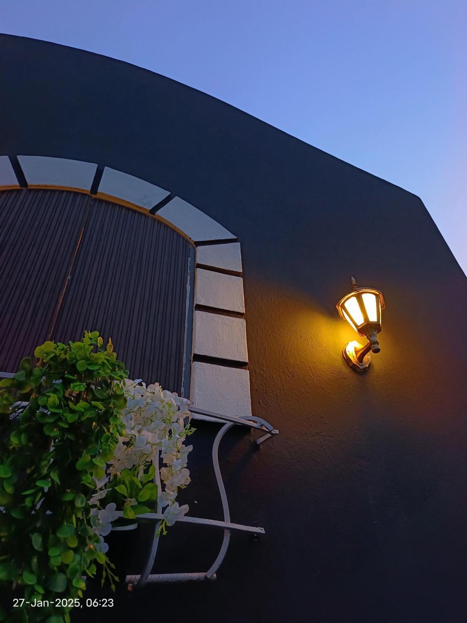Caveman Guest House ปอนดิเชอรี ภายนอก รูปภาพ